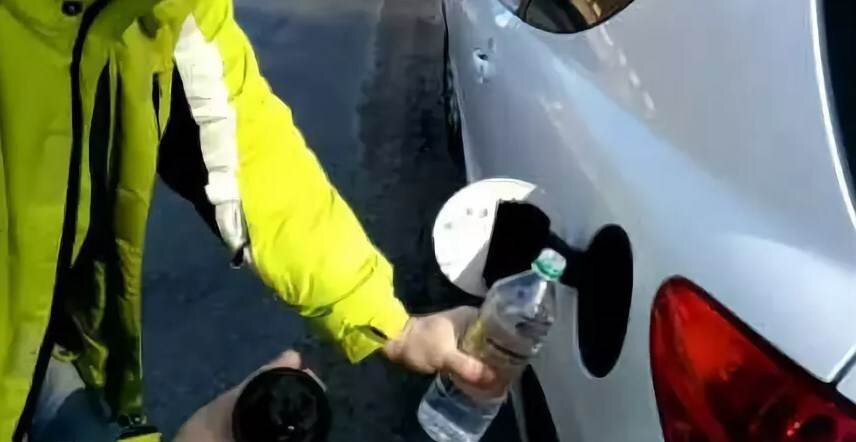 Заливаю растворитель в бензобак раз в пол года,зачем я это делаю и какой эффект