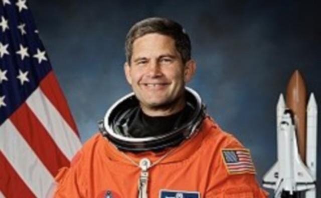 Пол Скотт Локхард.