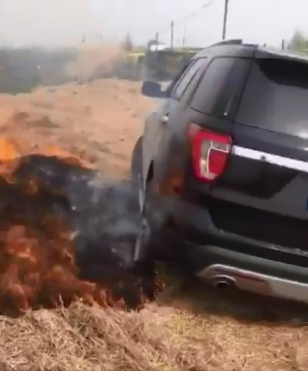 Оригинальное видео вот: https://yandex.ru/video/search?source=videoviewer-suggest&filmId=421842075027737873&text=%D0%B3%D0%BE%D1%80%D1%8F%D1%89%D0%B5%D0%B5%20%D1%81%D0%B5%D0%BD%D0%BE%20%D1%81%20%D0%B0%D0%B2%D1%82%D0%BE%D0%BC%D0%BE%D0%B1%D0%B8%D0%BB%D0%B5%D0%BC Фото сделал скриншотом