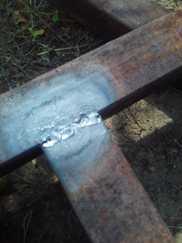 И, самое обидное, что стоит пару раз хорошенько стукнуть, как вся конструкция разваливается. Я так подозреваю, это как раз и называется "непровар".