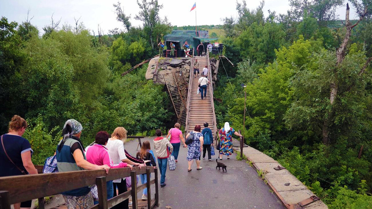 Станица луганская. Мост через Северский Донец в станице Луганской. Станица Луганская фото. Северный Донец река станица Луганская. Мария +Конюшенко станица Луганская