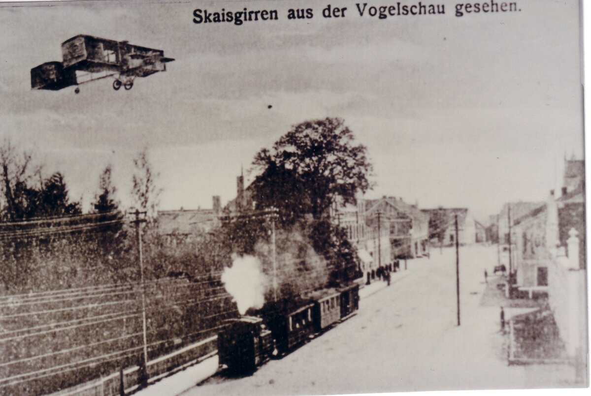 Состав на узкоколейке в Кройцингене(ныне - Большаково, Калининградская область). 