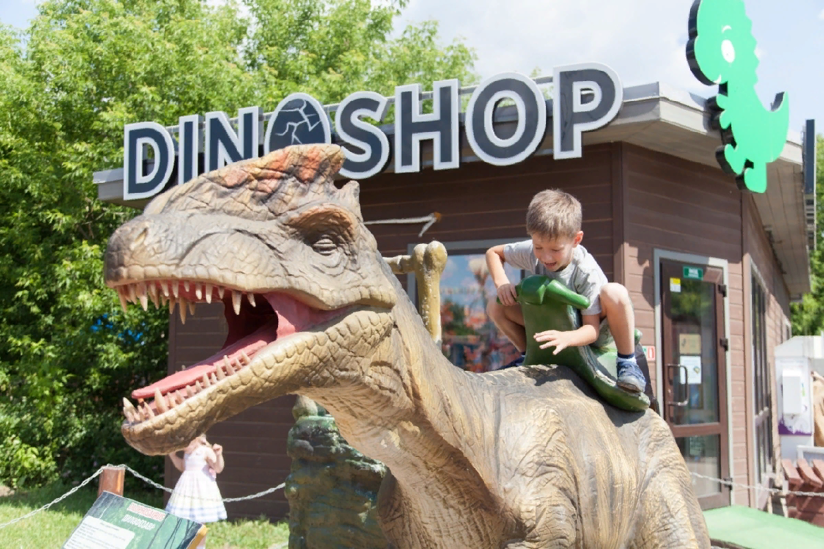 Магазин Dinoshop в парке «Сказка»