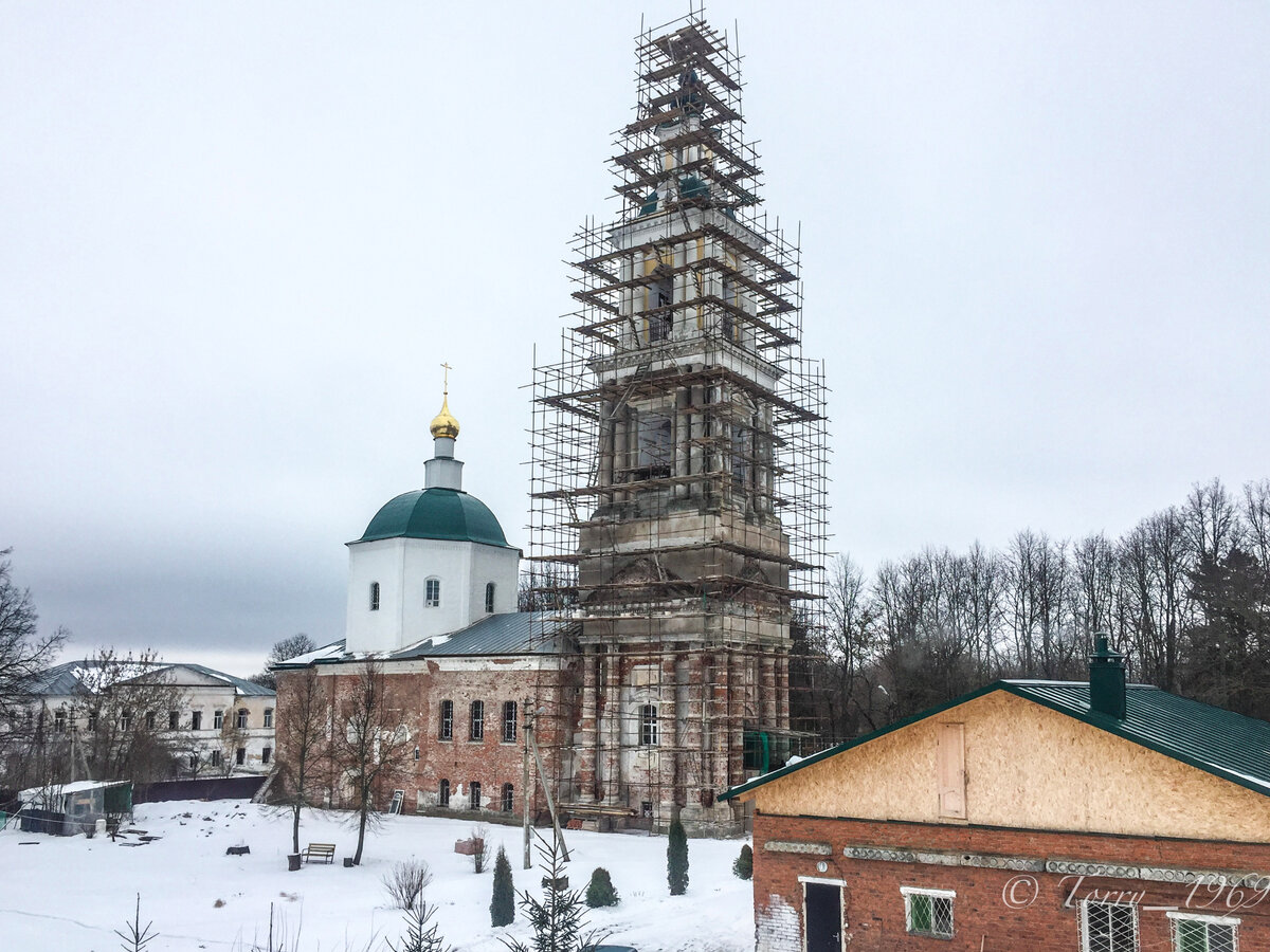 Погода верея наро фоминский на 10. Кладбище Верея Подмосковье. Верее в Подмосковье. Верея зима. Верея зимняя Московская область.