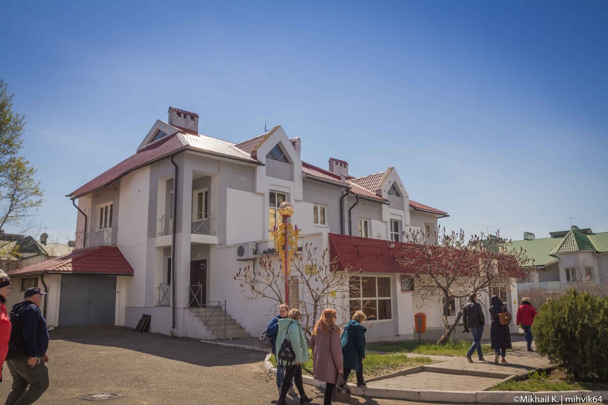                Фото некоторых зданий на территории города