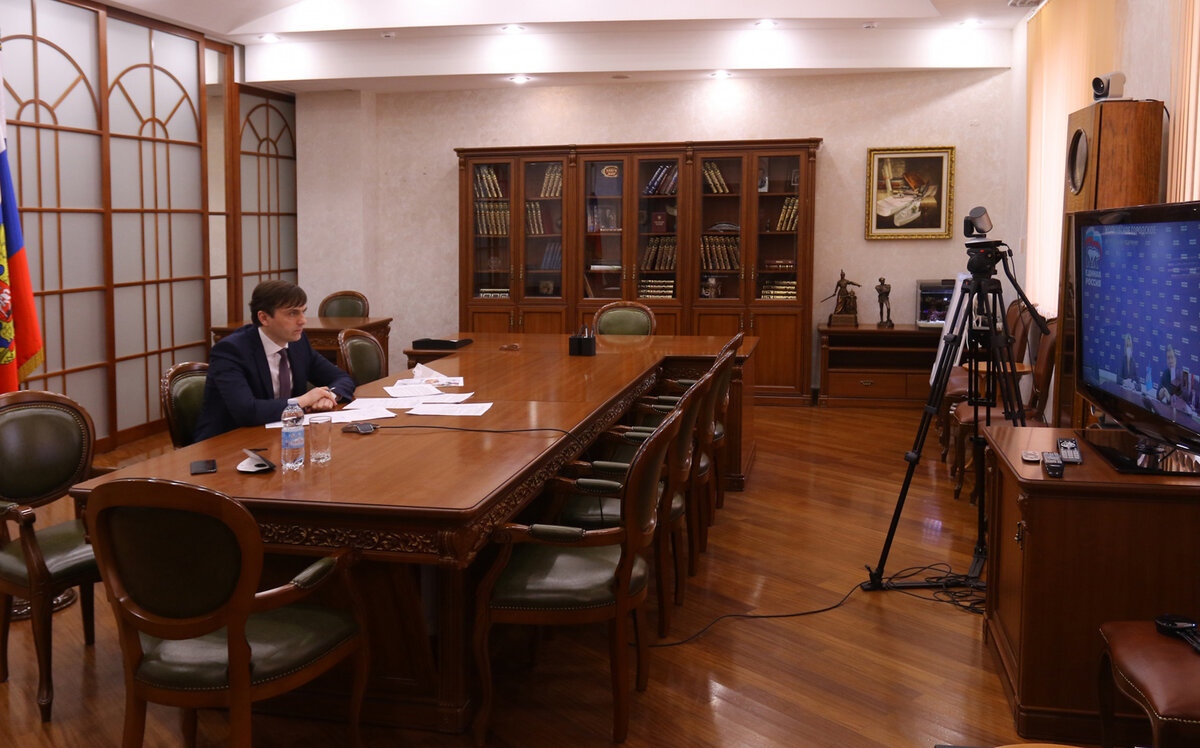 Сергей Кравцов во время совещания. Источник: edu.gov.ru