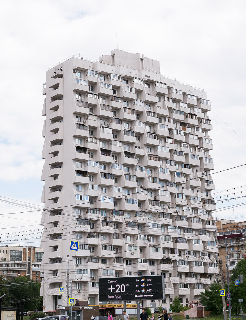 Фото собственного авторства. Именно в этом доме жили Евгения с Еленой. 