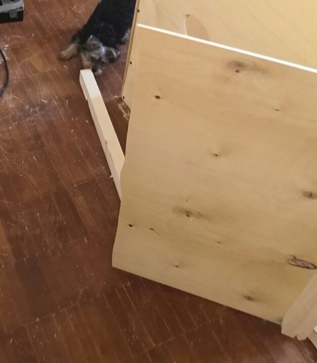 Помогает убраться после постройки дома уже.