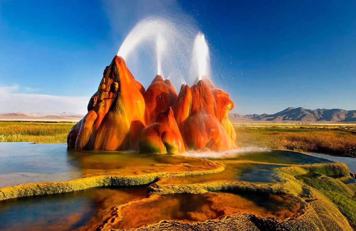 Гейзер Флай – маленькое чудо посреди Черной пустыни. Яндекс картинки