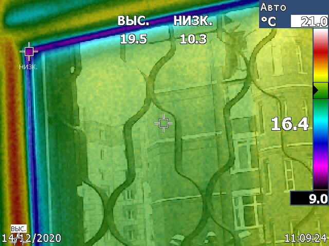 Навёл тепловизор на пластиковое окно и понял, что выбирать окна надо совсем по другому критерию.