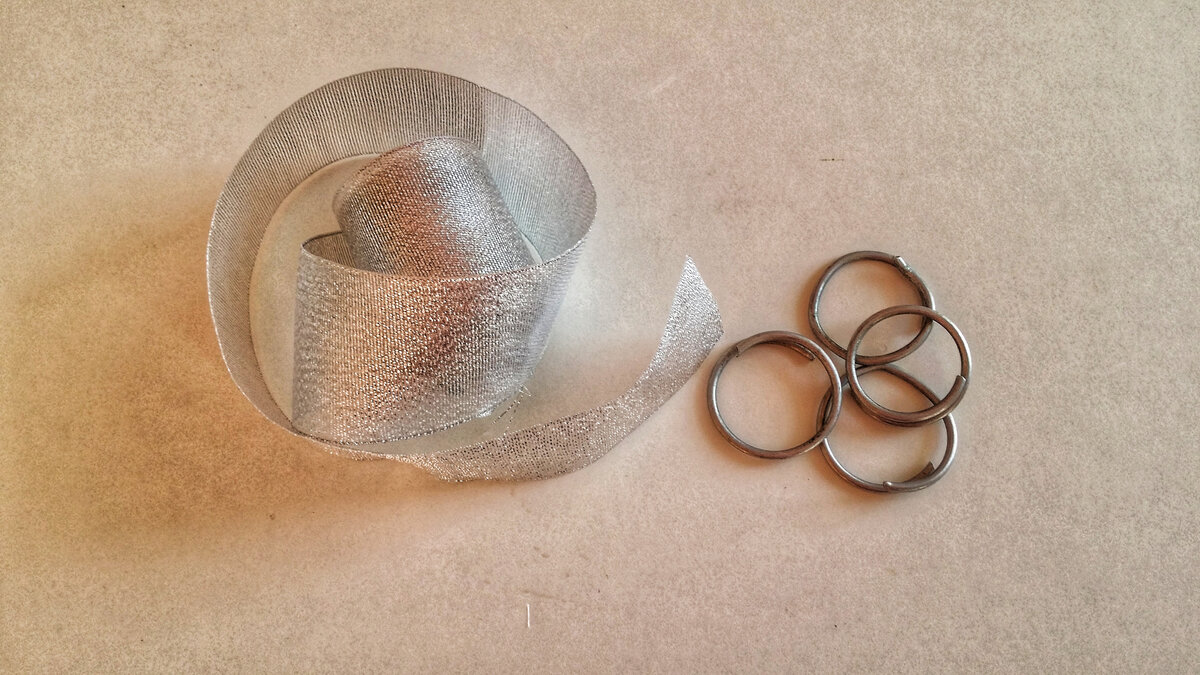 Вот такие нужны материалы, чтобы сделать подхваты для штор своими руками