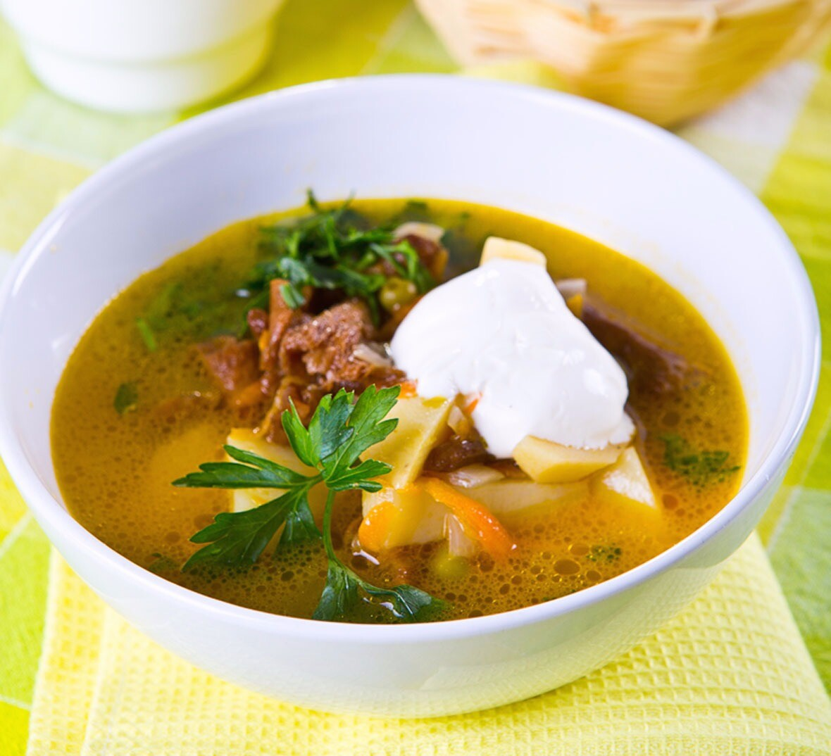Суп с грибами рисом и картошкой. Летний супчик. Суп из лисичек. Летний суп на даче. Грибной суп с лисичками.