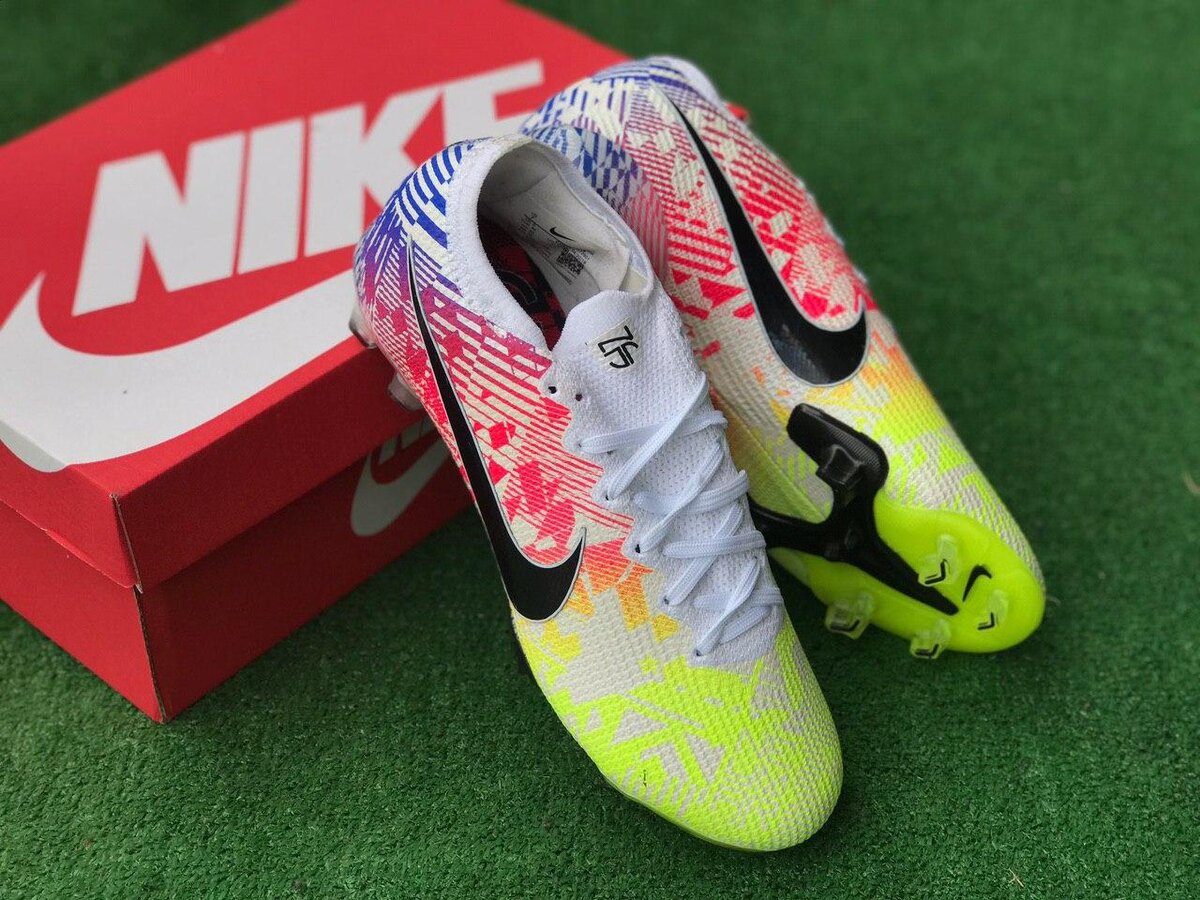 Футбольные бутсы Nike Mercurial Vapor