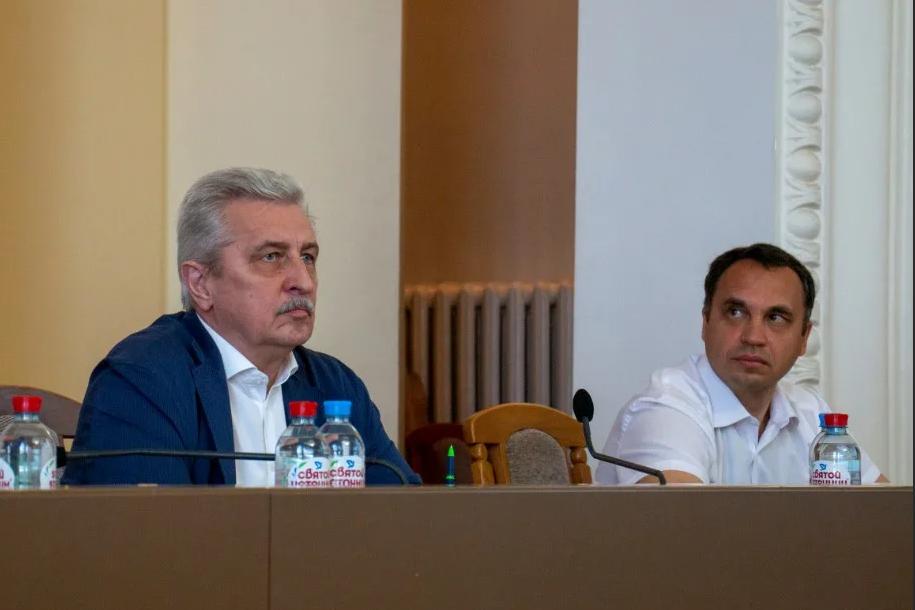 Руководитель крайкома, управделами ЦК КПРФ, депутат Госдумы Николай Осадчий и первый заместитель руководителя крайкома КПРФ, депутат ЗС Краснодарского края Павел Соколенко (фото с сайта kubkprf.ru)