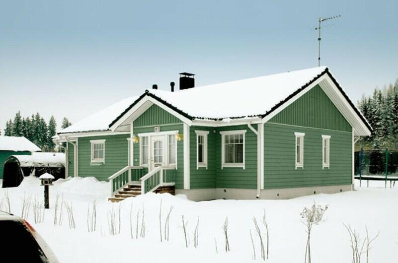 Фасады финских домов. Зеленый каркасный дом. Дача в финляндии. Красный фасад дома. Зеленый по фински.