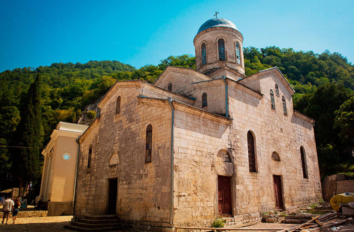 Новый афон симон. Команский монастырь Абхазия. Абхазия храм св. Ипатия,.