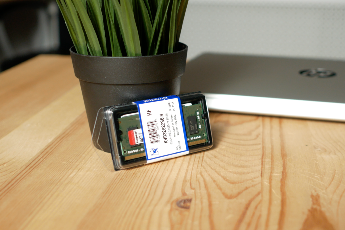 Kingston PC4-25600 ValueRAM (KVR32S22S6/4)