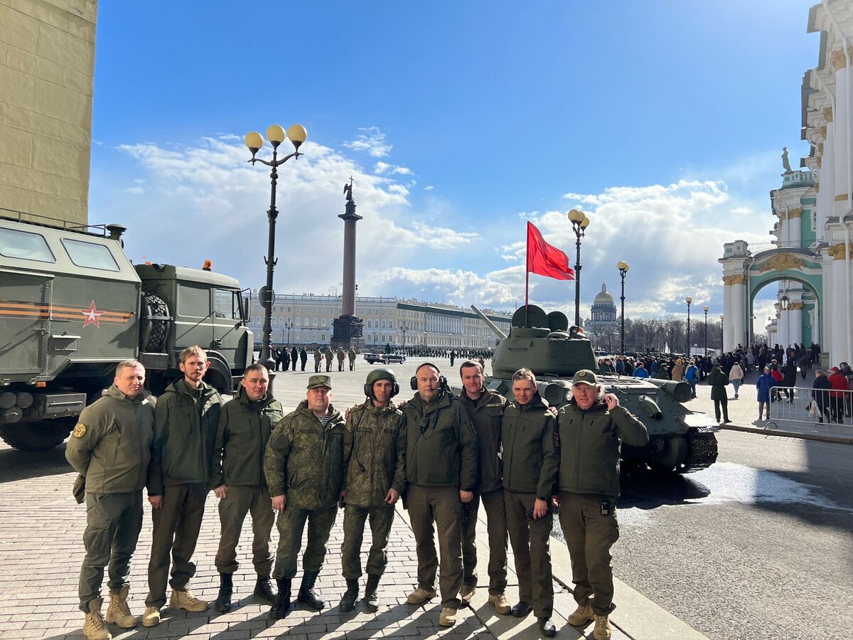 На Дворцовой площади 