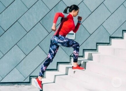 Думала, что буду так бегать по лестнице ежедневно, наивная)))! Фото с просторов Яндекс.