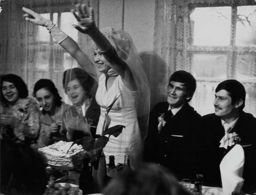Свадьба в ссср на которой все умерли. Свадьба СССР. Советские Свадебные фотографии. Свадьба 1970 год. Советские невесты 70-х годов.