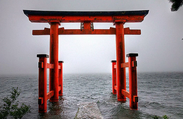 5 cele mai faimoase locuri misterioase de pe planetă în care cu siguranță nu vrei să mergi