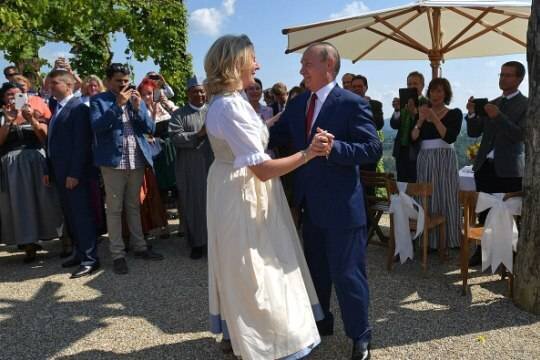    Экс-глава МИД Австрии Карин Кнайсль рассказала, почему переехала в Ливан, а не в Россию