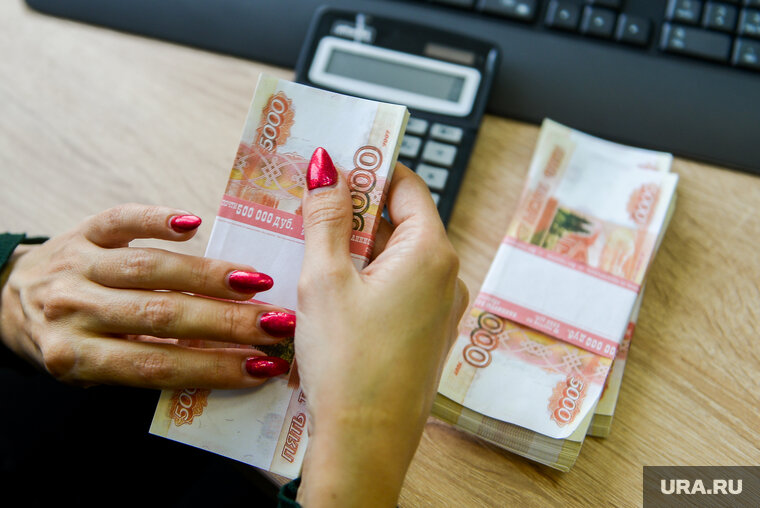    Глава Минфин России заявлял, что зарплаты бюджетникам вырастут более чем на 8%