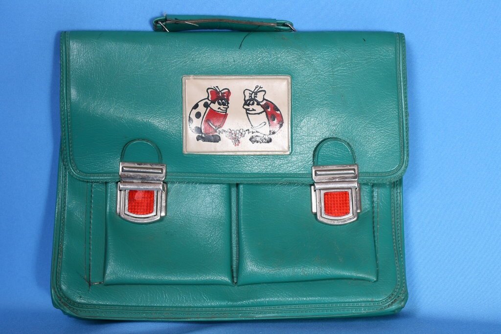 ранец ссср. советский ранец. советский портфель. советский школьный ранец. рюкзак в прошлом.