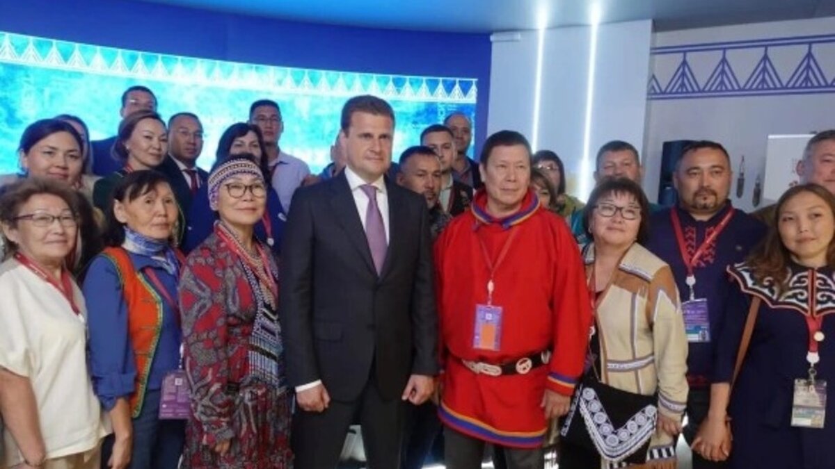     С 17 августа во Владивостоке пройдет двухдневная выставка «Душа России. Север». Обширная деловая и культурная программа организована под эгидой Минвостокразвития совместно с Фондом Росконгресс и включена в план мероприятий российского правительства в Арктическом совете в 2021–2023 годах.
