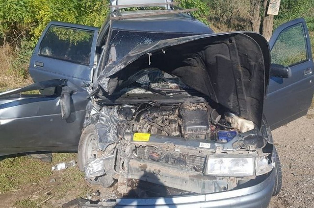    На Ставрополье в столкновении минивэна и легковушки пострадали два человека