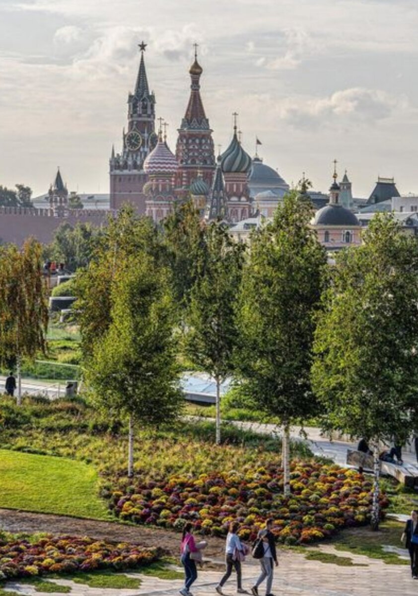 Парк Зарядье, сентябрь. Фото Елены Крижевской