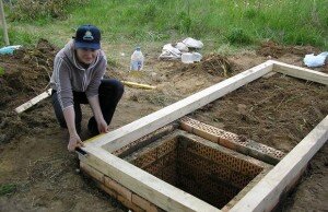 Первые 2 являются наиболее распространенными. К тому же их можно сделать и своими руками. Естественно, следует придерживаться определенных правил, чтобы в будущем не возникло никаких проблем. Давайте рассмотрим, как это делается.