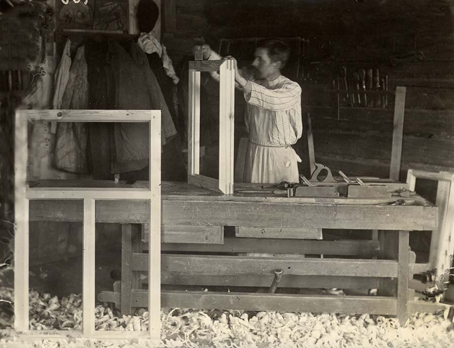 Ремесленник за работой