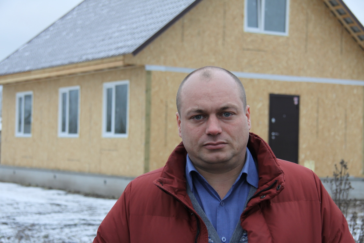 Сергей около своего дома в г. Тамбов