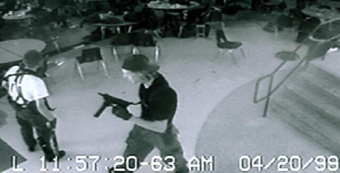 Студент в Керчи во многом копировал стрелков из США: одеждой, методами и поведением. Фото: bingapis