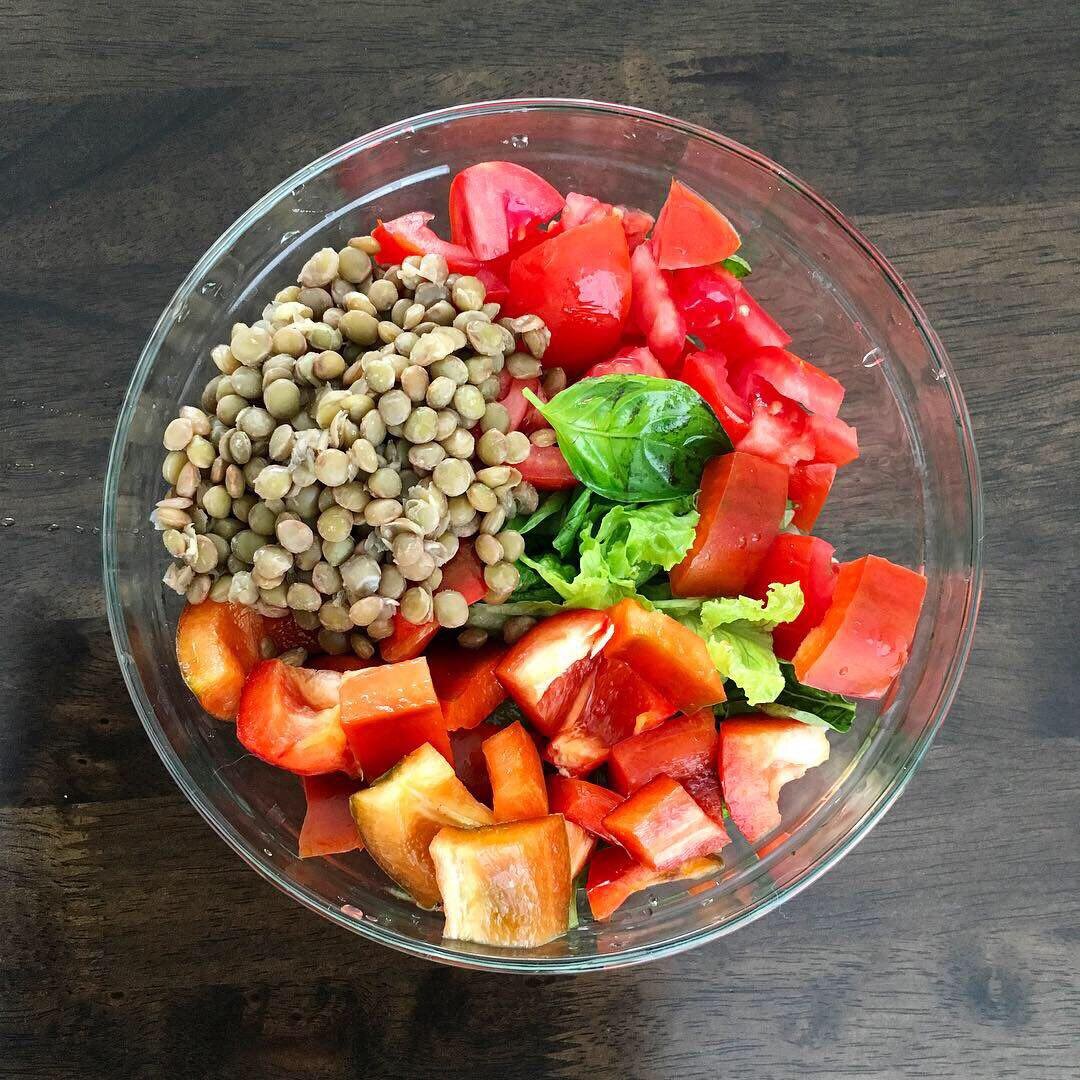 Эти салаты можно использовать как основные блюда, так и в дополнении к  основным.