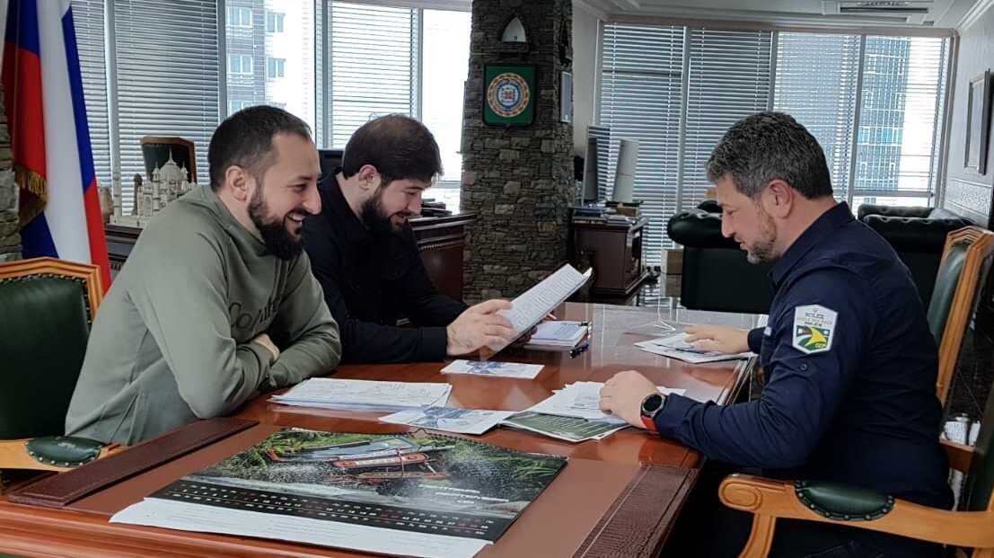 В июне 2019 года в Грозном планируют провести первую детскую парусную регату в Республике – Кубок Северного Кавказа по парусному спорту имени Первого Президента Чеченской Республики Героя России Ахмата Кадырова - и фестиваль водных видов спорта.