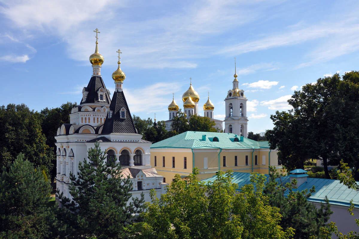 Успенский собор Дмитровского Кремля