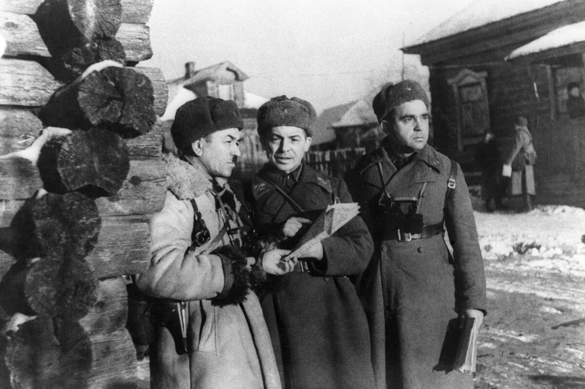 Знаменитая Панфиловская дивизия была сформирована в основном из среднеазиатов. Именно казахи, киргизы и узбеки не пустили врага к Москве на Волоколамском направлении. 