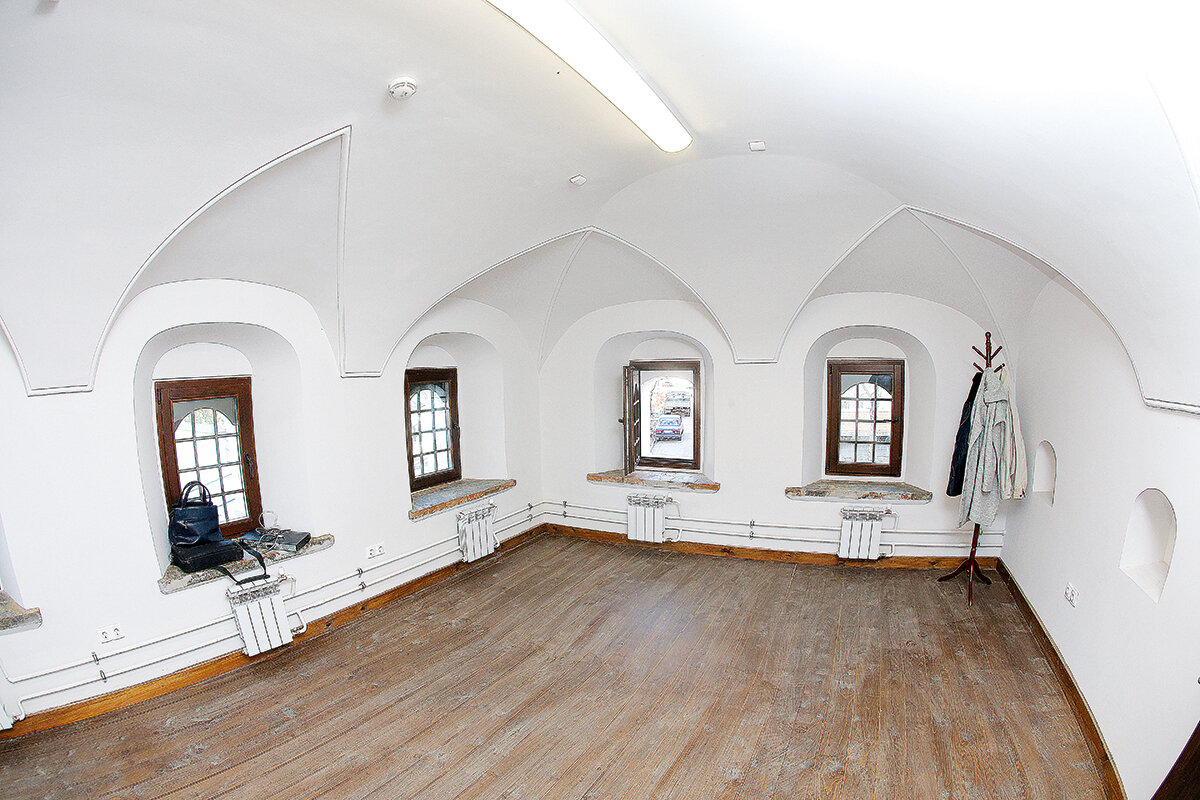 петровское барокко кикины палаты. царские палаты ростовского кремля. архитектура палат.