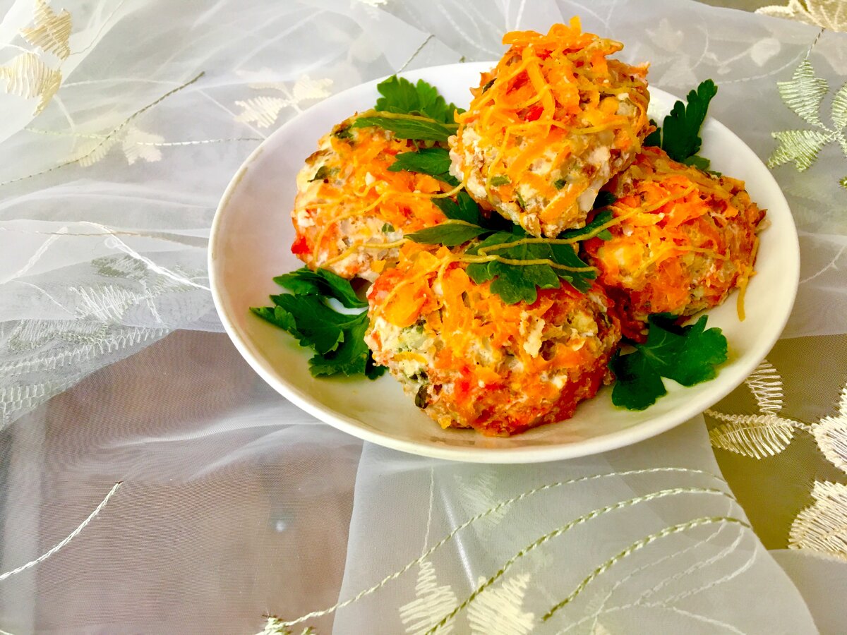 На 100 грамм - 97,7 ккал; БЖУ: 13,5/1,2/14,1