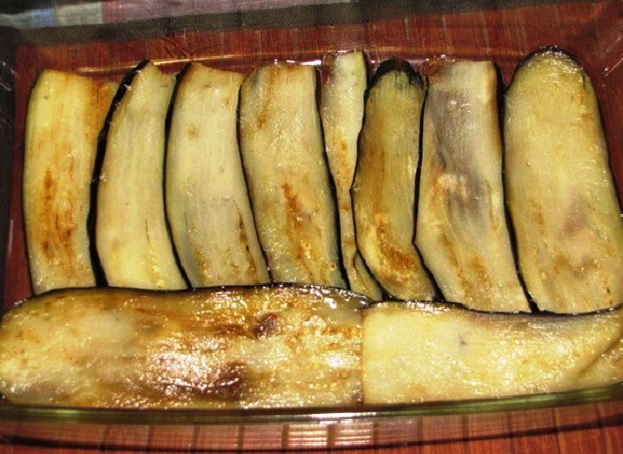 Запеканка из баклажанов с куриным филе и помидорами - вкусный и сытный ужин