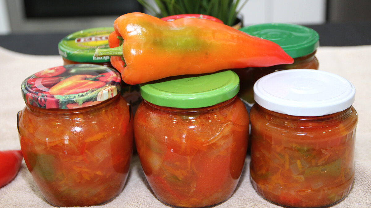 Перец с жареным луком на зиму. Перец болгарский обжаренный. Жареный болгарский перец на зиму. Перец с жареным луком на зиму. Жареный болгарский перец на зиму.