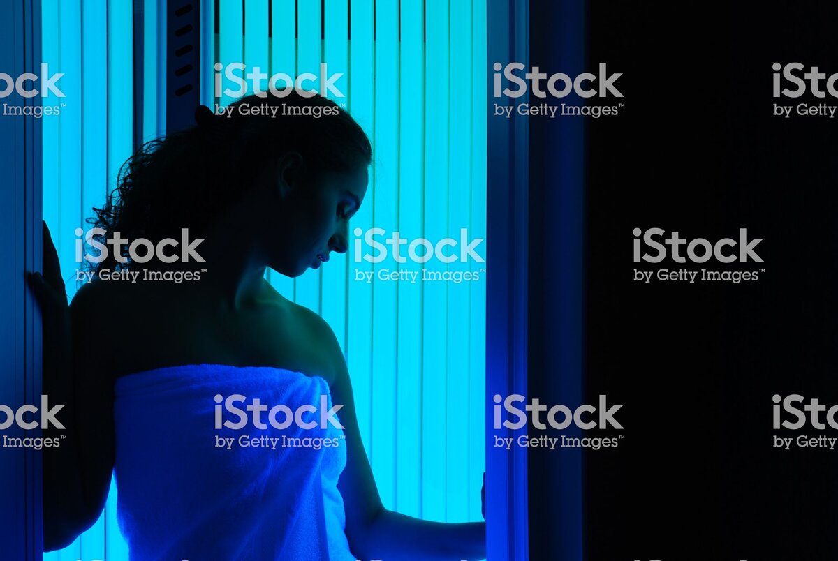 https://www.istockphoto.com/ru/%D1%84%D0%BE%D1%82%D0%BE/%D0%B4%D0%B5%D0%B2%D1%83%D1%88%D0%BA%D0%B0-%D0%B2%D0%BE%D0%B7%D0%BB%D0%B5-%D1%88%D0%B5%D0%B7%D0%BB%D0%BE%D0%BD%D0%B3%D0%B0%D0%BC%D0%B8-iii-gm144964021-4948648