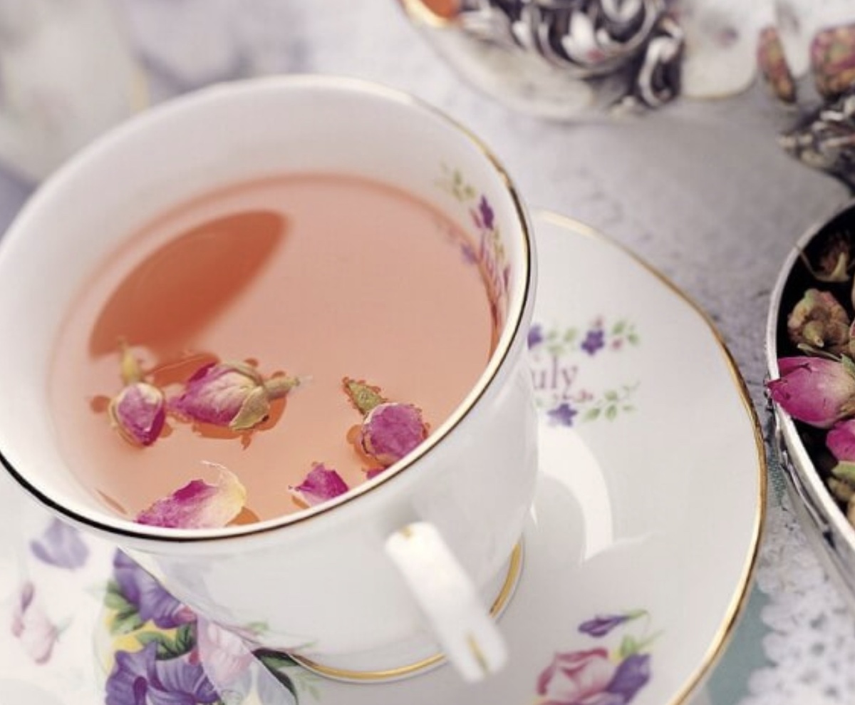 Розовый чай