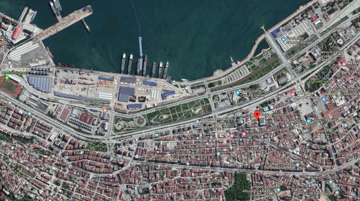 Гостиница в Самсуне была расположена очень удобно, но навигатор устроил нам тур по ночному городу