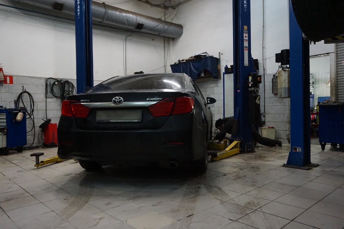  меняем масло в АКПП на Тойоте Камри