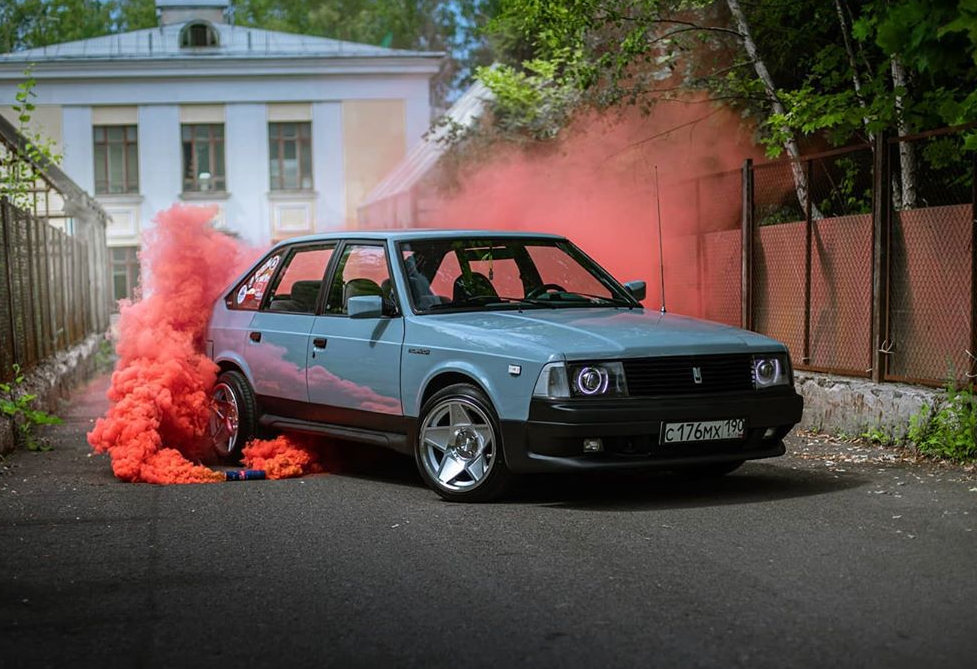 Установка спортивного руля на Москвич 2141