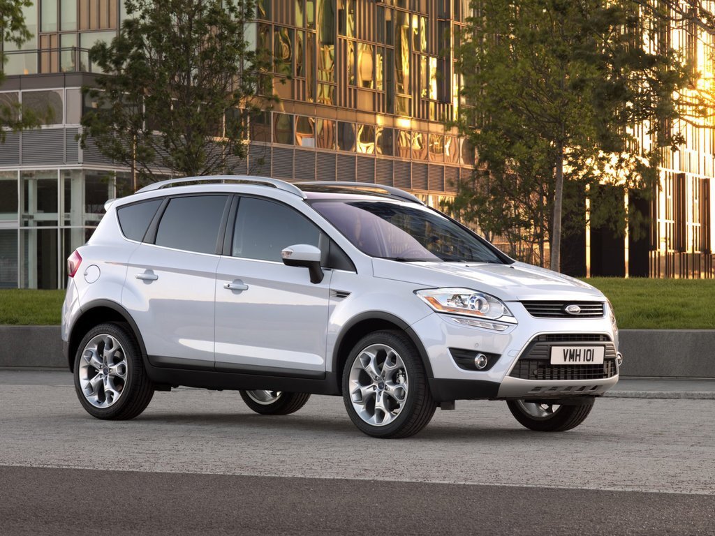 Ford Kuga 1-ого поколения 2008-2012г.в.