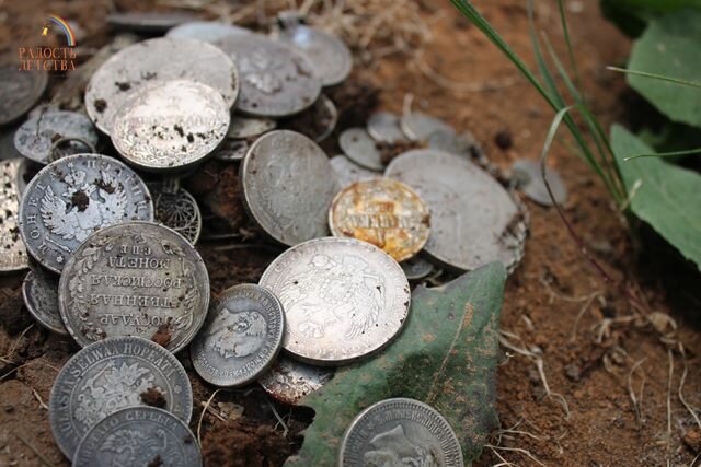 Монеты из лаишевского "клада". Фото из открытых источников.